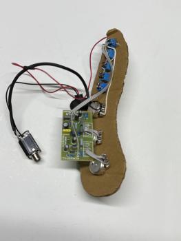 Elektro Saz-Baglama EQ, Lesli-Effekt Onboard Saz Preamp Elektro Baglama  Elektro Saz-Baglama  5Tonabnehmer-Wahlschalter 3 Klangregler Klinken-Eingangskabel Batterie-Eingangsanschluss ohne Humbucker-Tonabnehmer,
